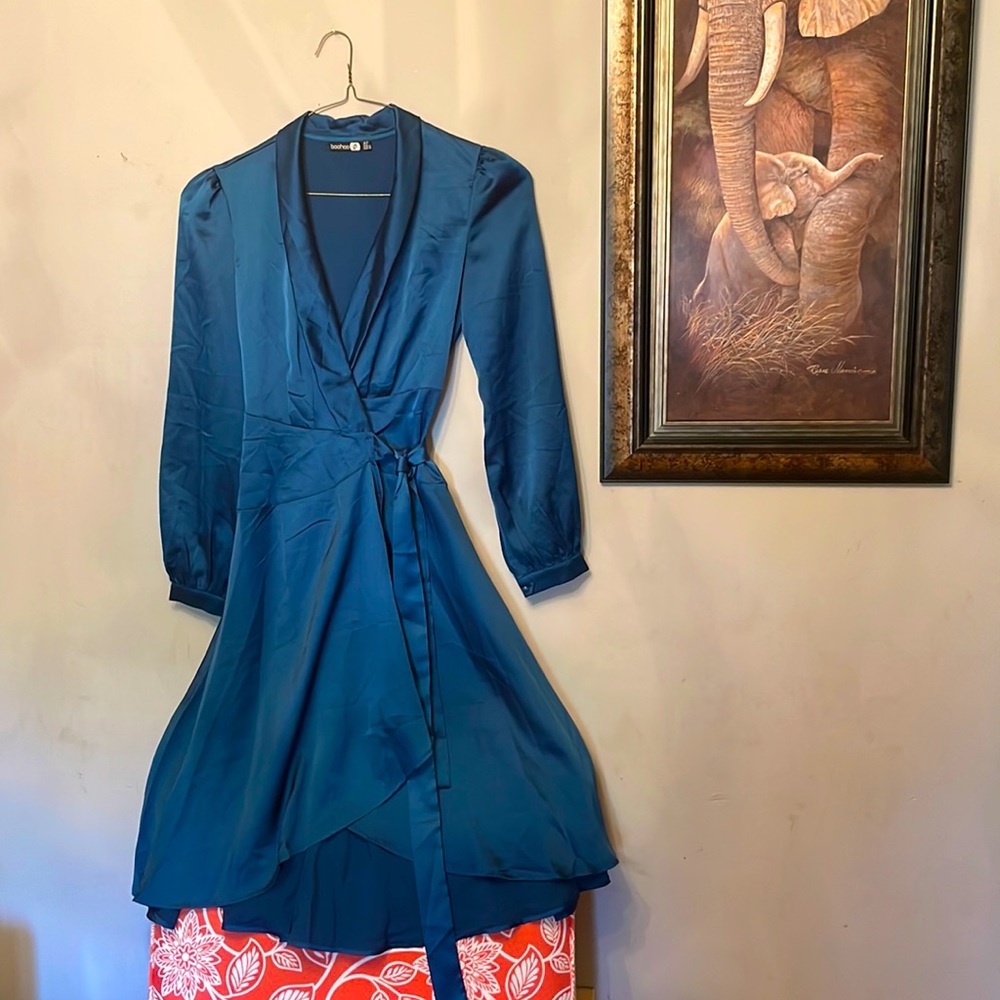 Boohoo free flow dress